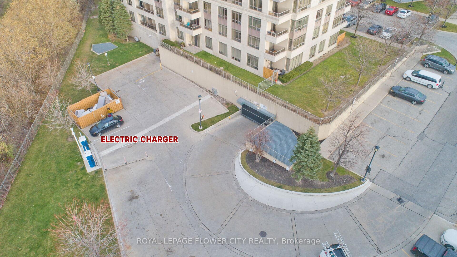 2 Bedrooms Condo at 700 Humberwood, Toronto For sale