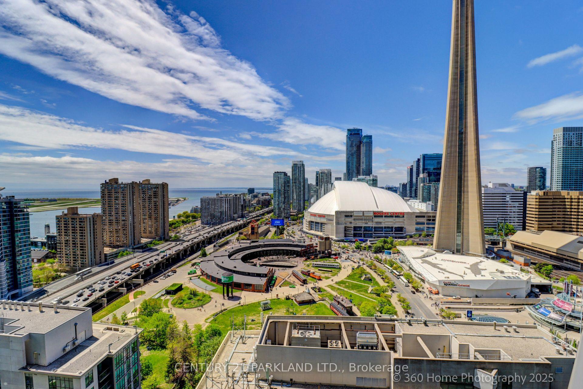 2 Bedrooms Condo at 30 Grand Trunk, Toronto For sale