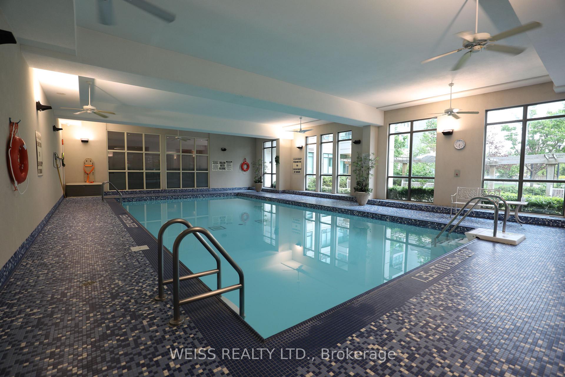 3 Bedrooms Condo at 88 Promenade, Vaughan For sale