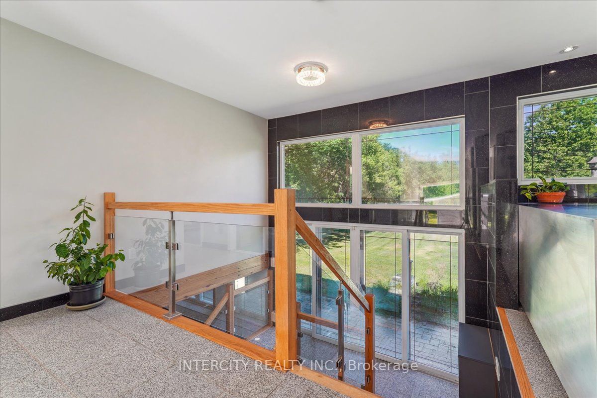 3505 Cochrane Street