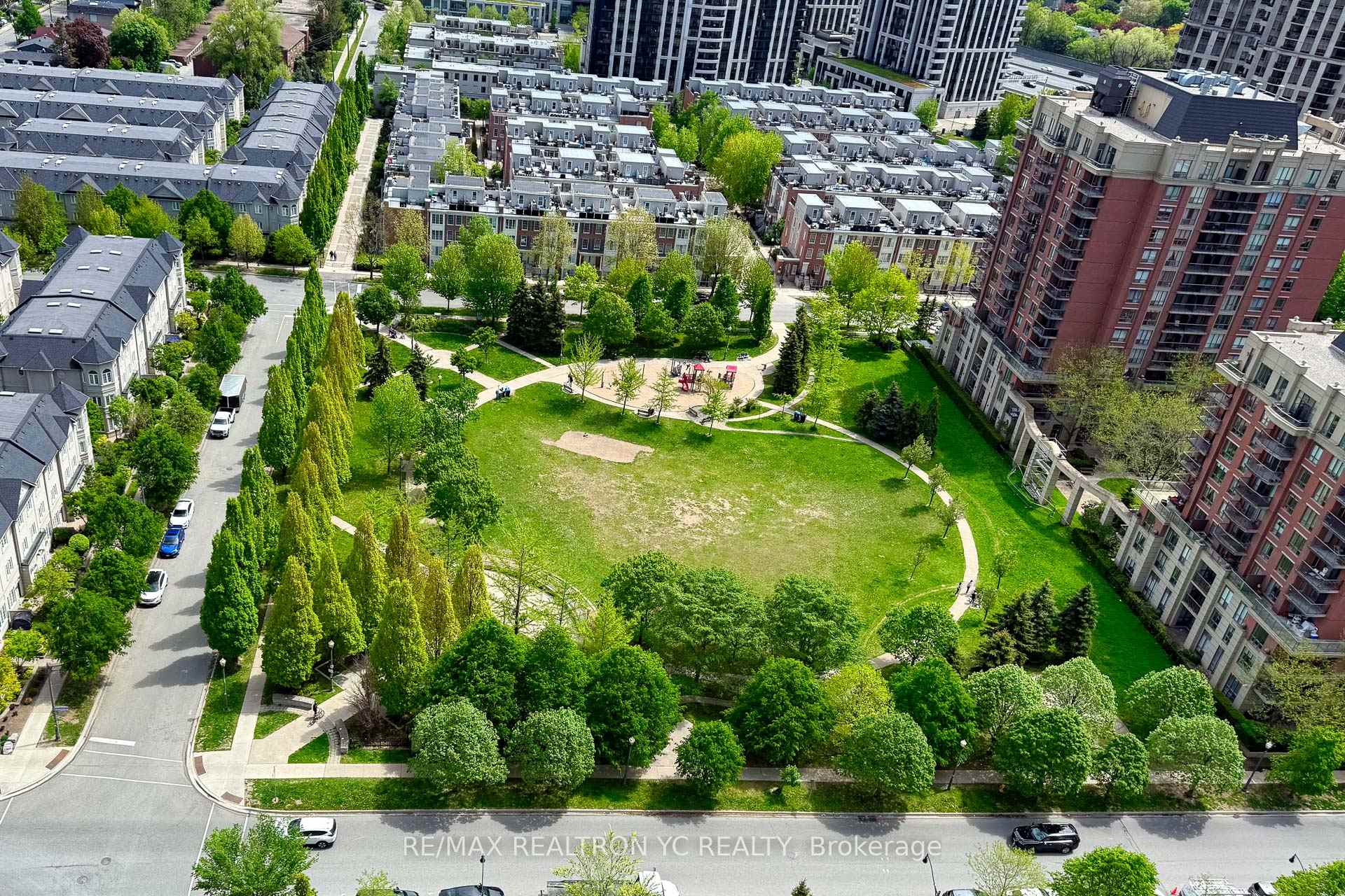 1 Bedroom Condo at 18 Harrison Garden, Toronto For sale