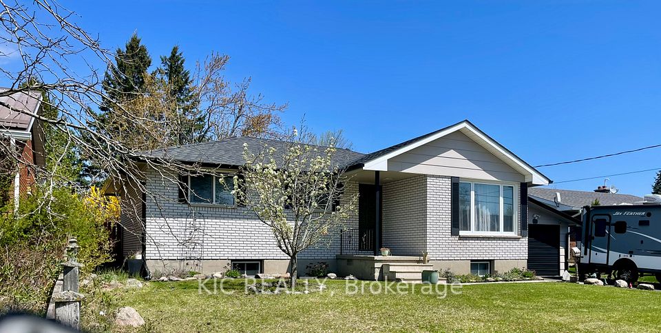 11 MCLEAN Avenue, Havelock-Belmont-Methuen, ON K0L 1Z0