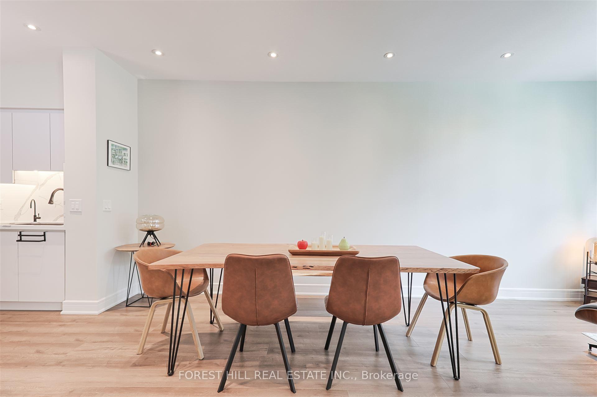 4 Bedrooms Condo at 35 Brian Peck, Toronto For sale