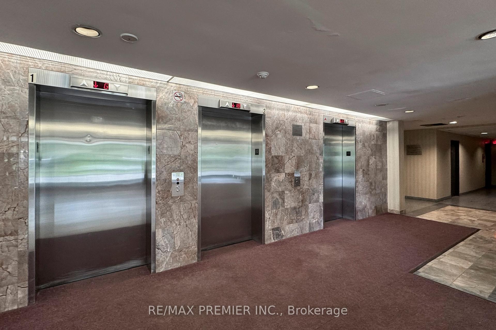 2 Bedrooms Condo at 3 Rowntree, Toronto For sale