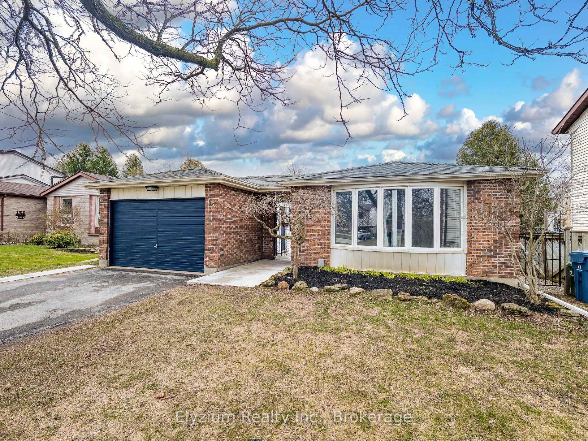 539 Kortright Road, Guelph, ON N1G 3J6