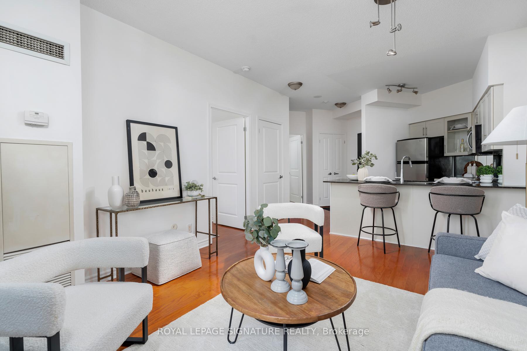 1 Bedroom Condo at 15 Windermere, Toronto For sale