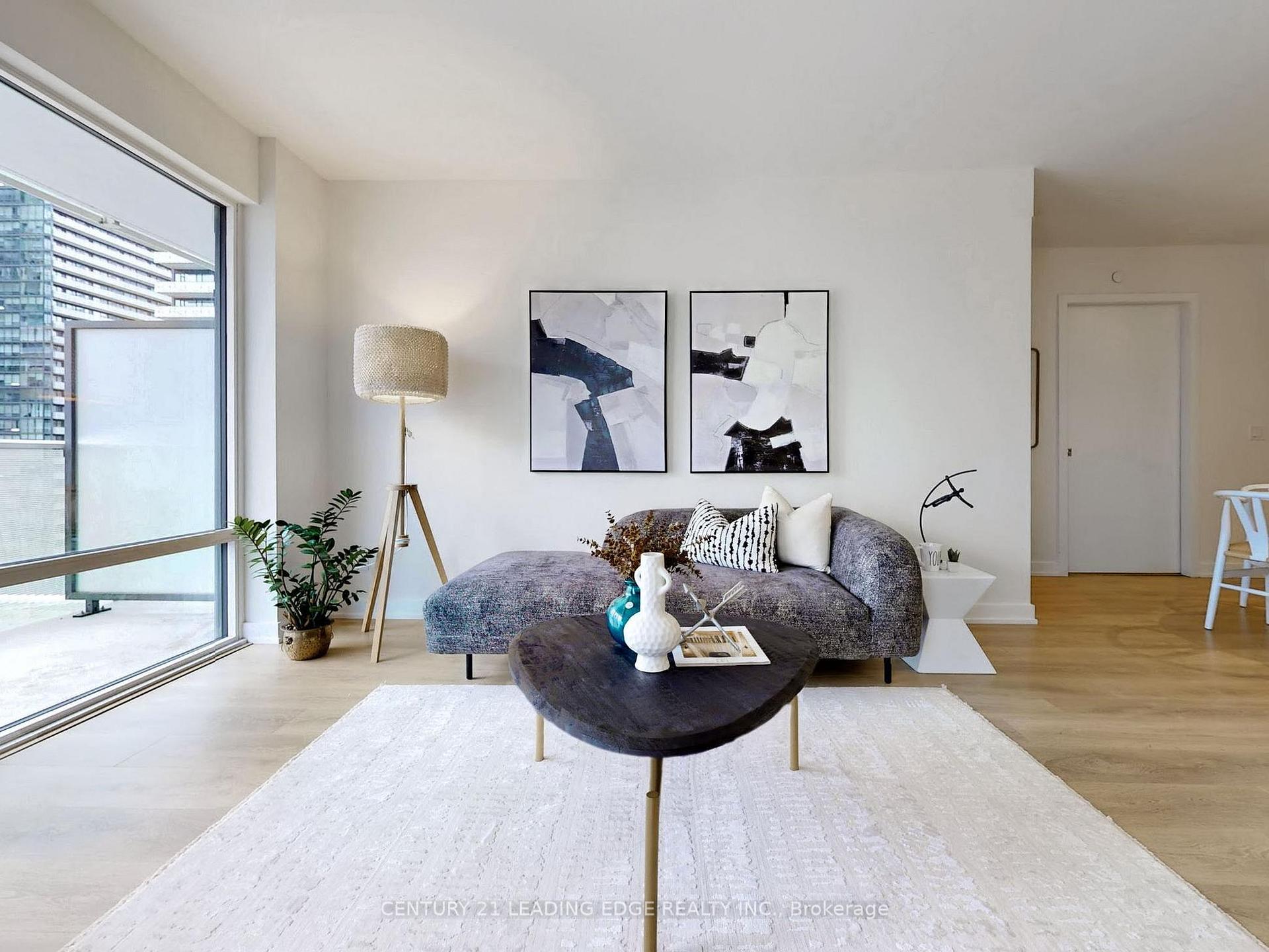3 Bedrooms Condo at 501 Yonge, Toronto For sale