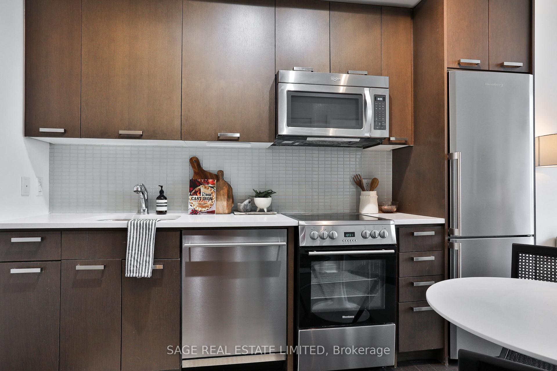 1 Bedroom Condo at 295 Adelaide,  Toronto For sale