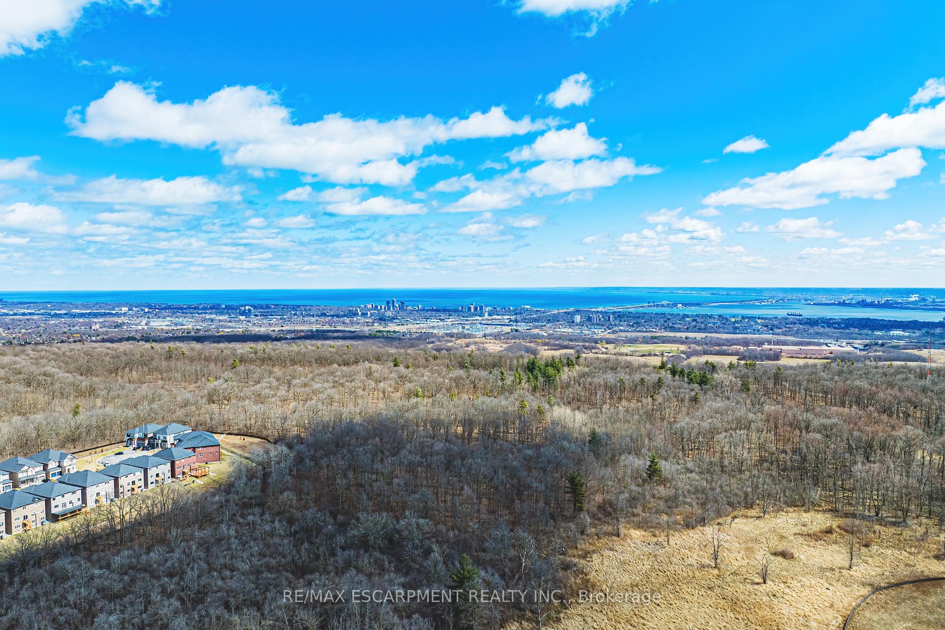 2 Bedrooms Condo at 18 Ridgeside,  Hamilton For sale