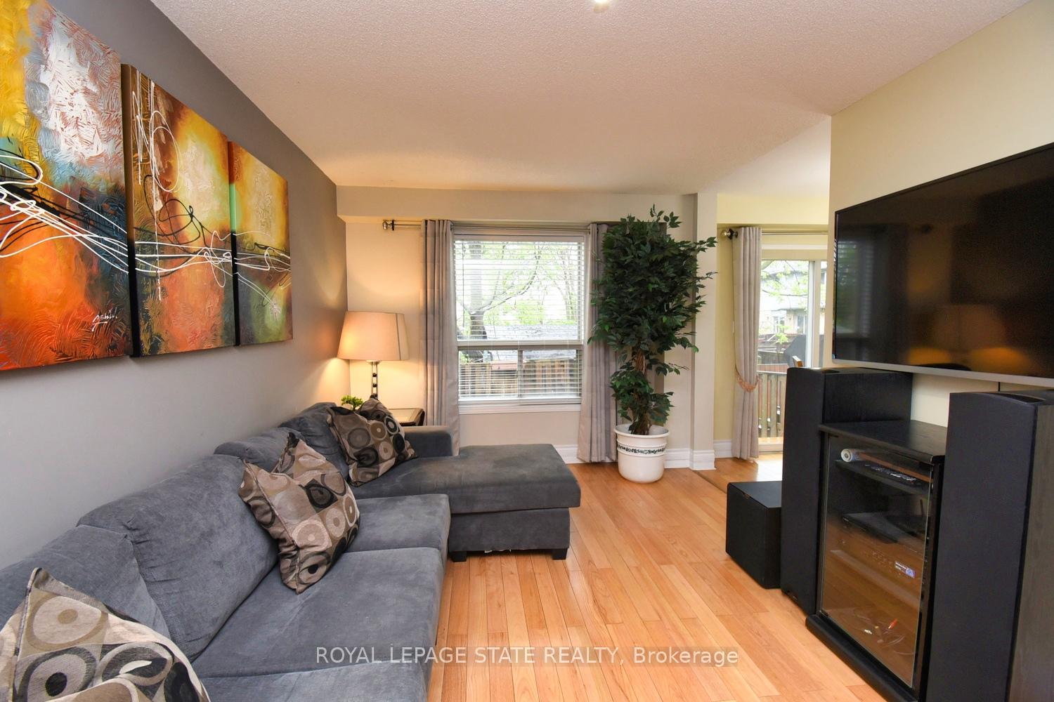 3 Bedrooms Condo at 565 Rymal, Hamilton For sale