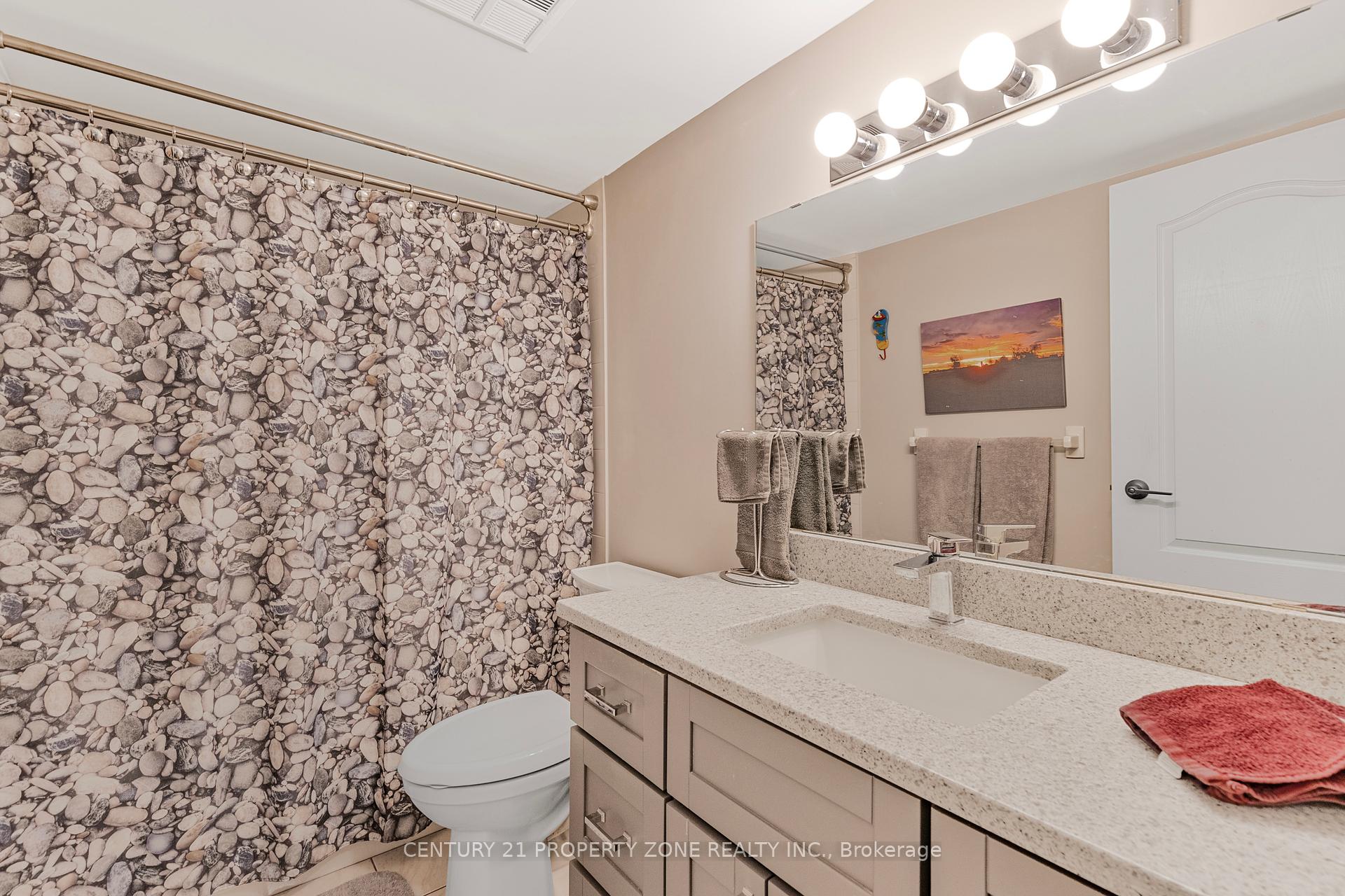 2 Bedrooms Condo at 482 James, Hamilton For sale