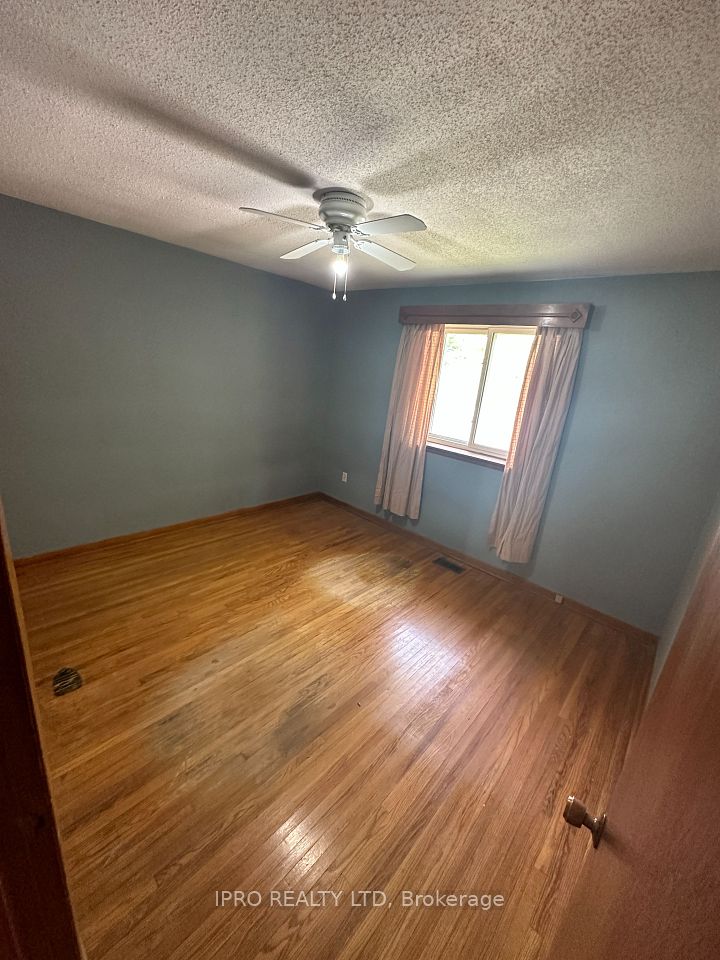 #Upstairs Only - 31 Aloma Crescent, Brampton, ON L6T 2N8