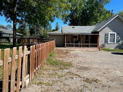 28 St James Street, Georgina, ON L0E 1R0