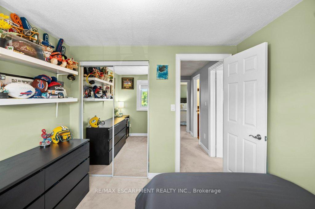3 Bedrooms Condo at 29 HERITAGE, Hamilton For sale
