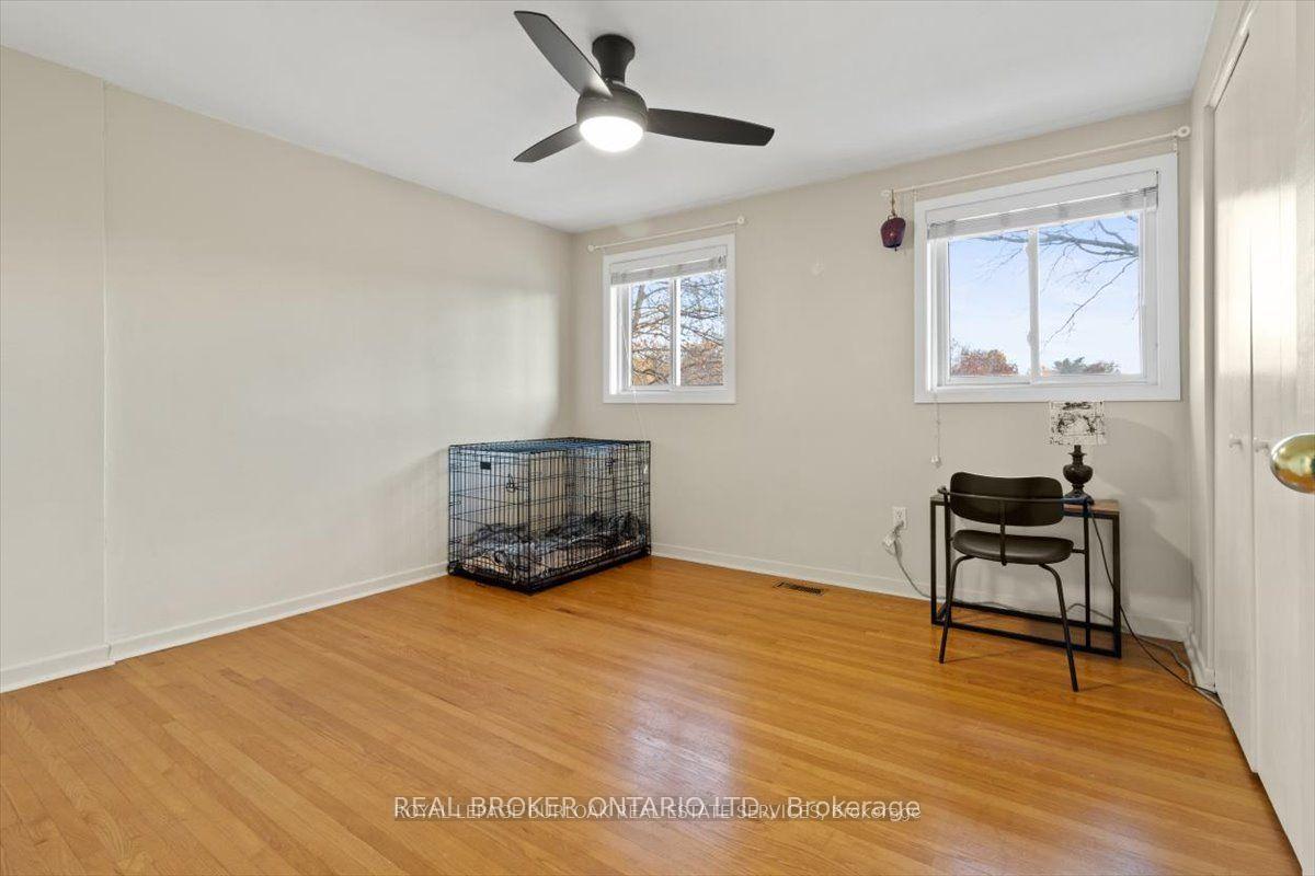 2 Bedrooms Condo at 11 Colmar, Hamilton For sale
