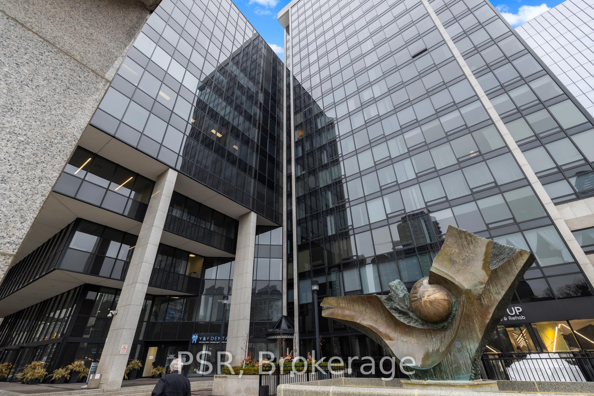 2 Bedrooms Condo at 30 Wellington, Toronto For sale
