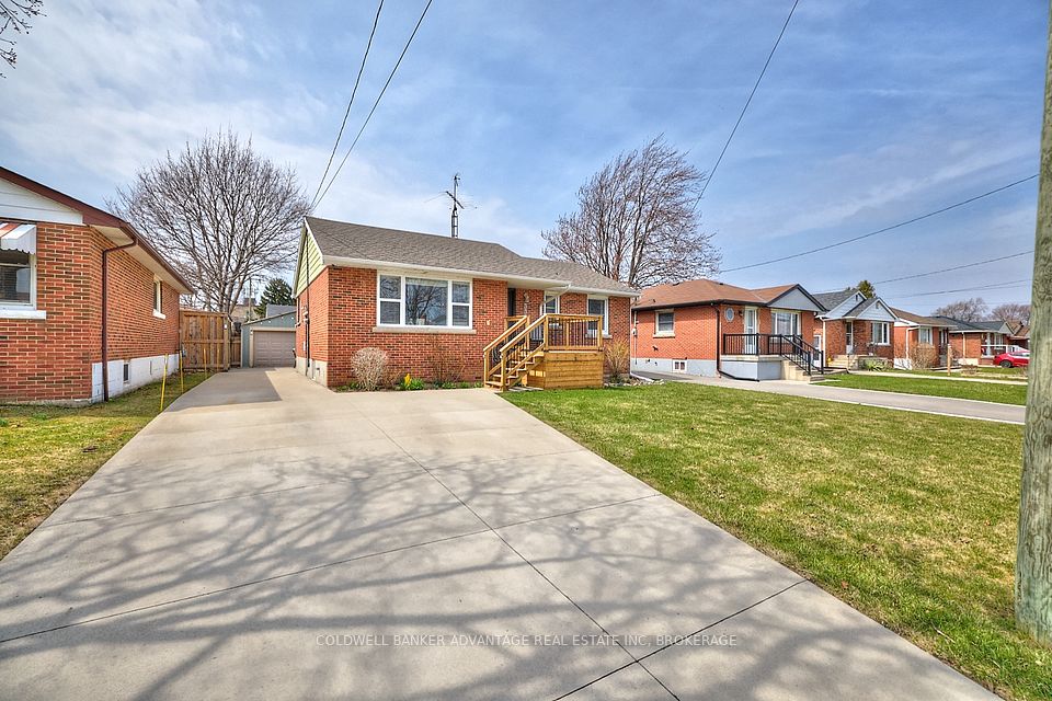 336 East 16th