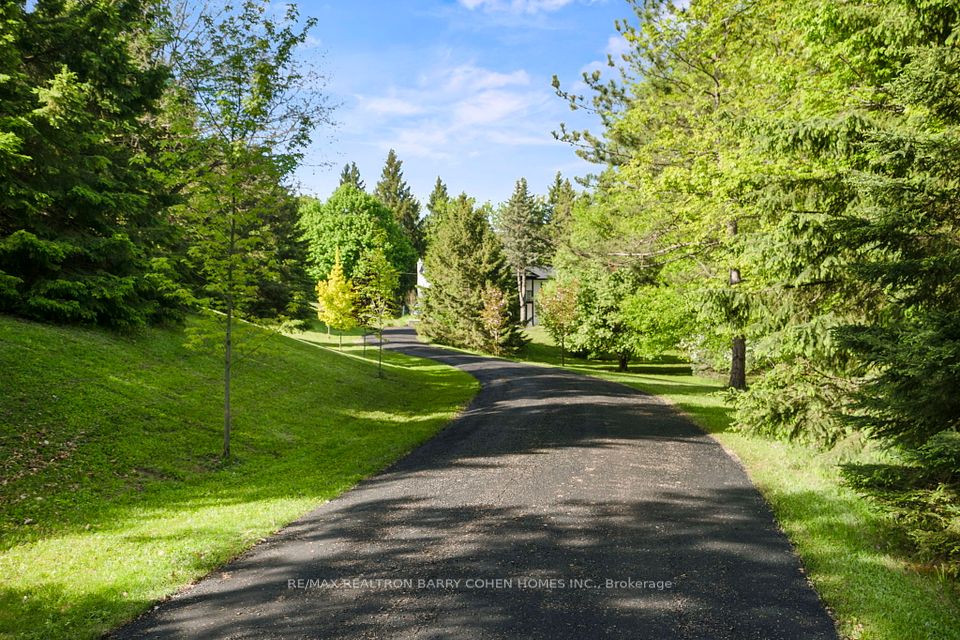 16781 Heart Lake Road, Caledon, ON L7C 2L4