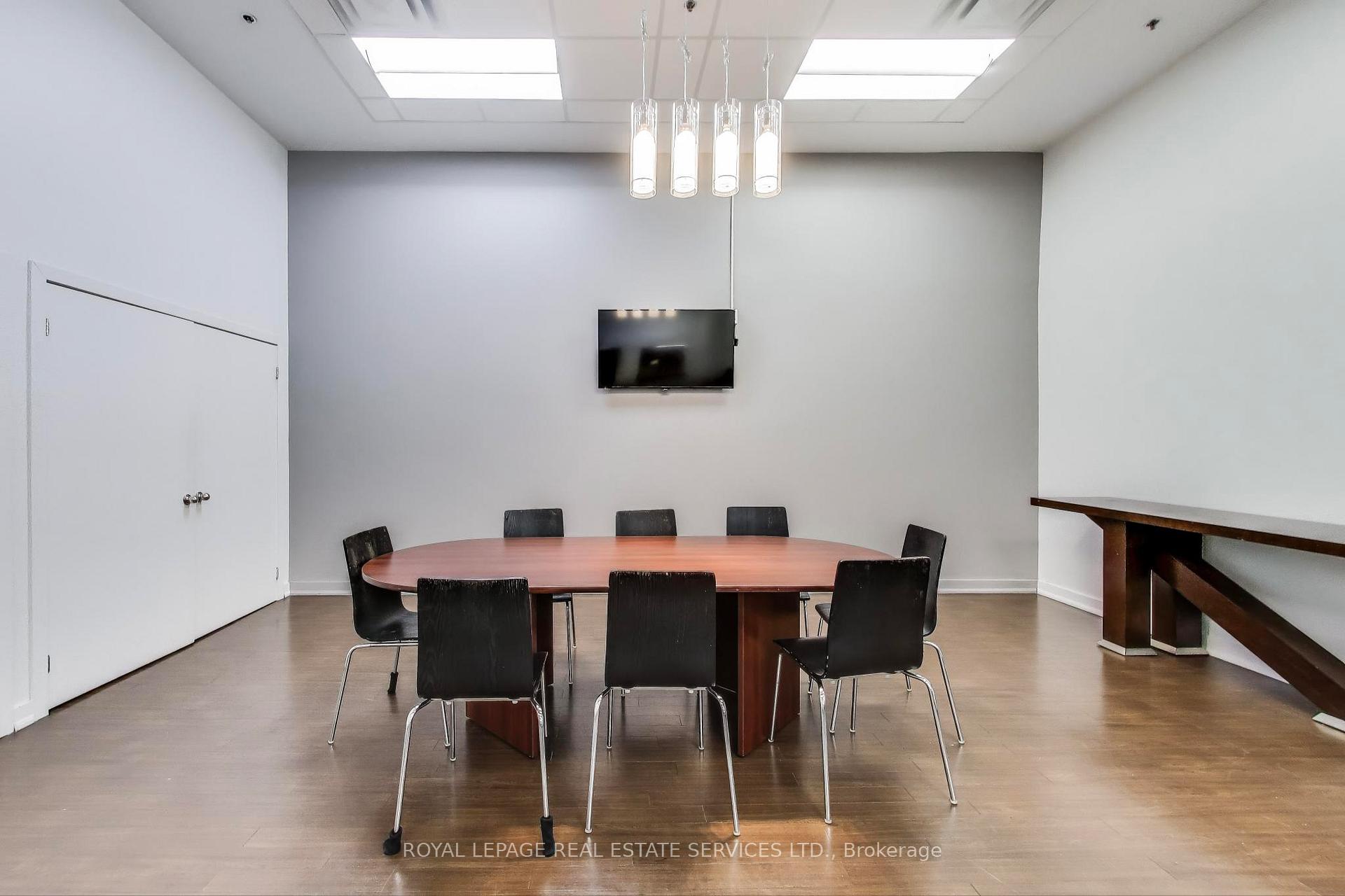 2 Bedrooms Condo at 2 Fieldway,  Toronto For sale