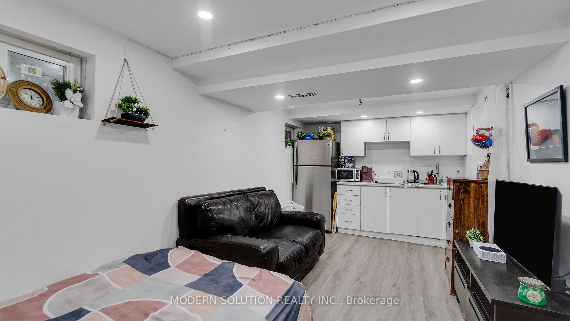 4 Bedrooms Condo at 1559 Albion, Toronto For sale