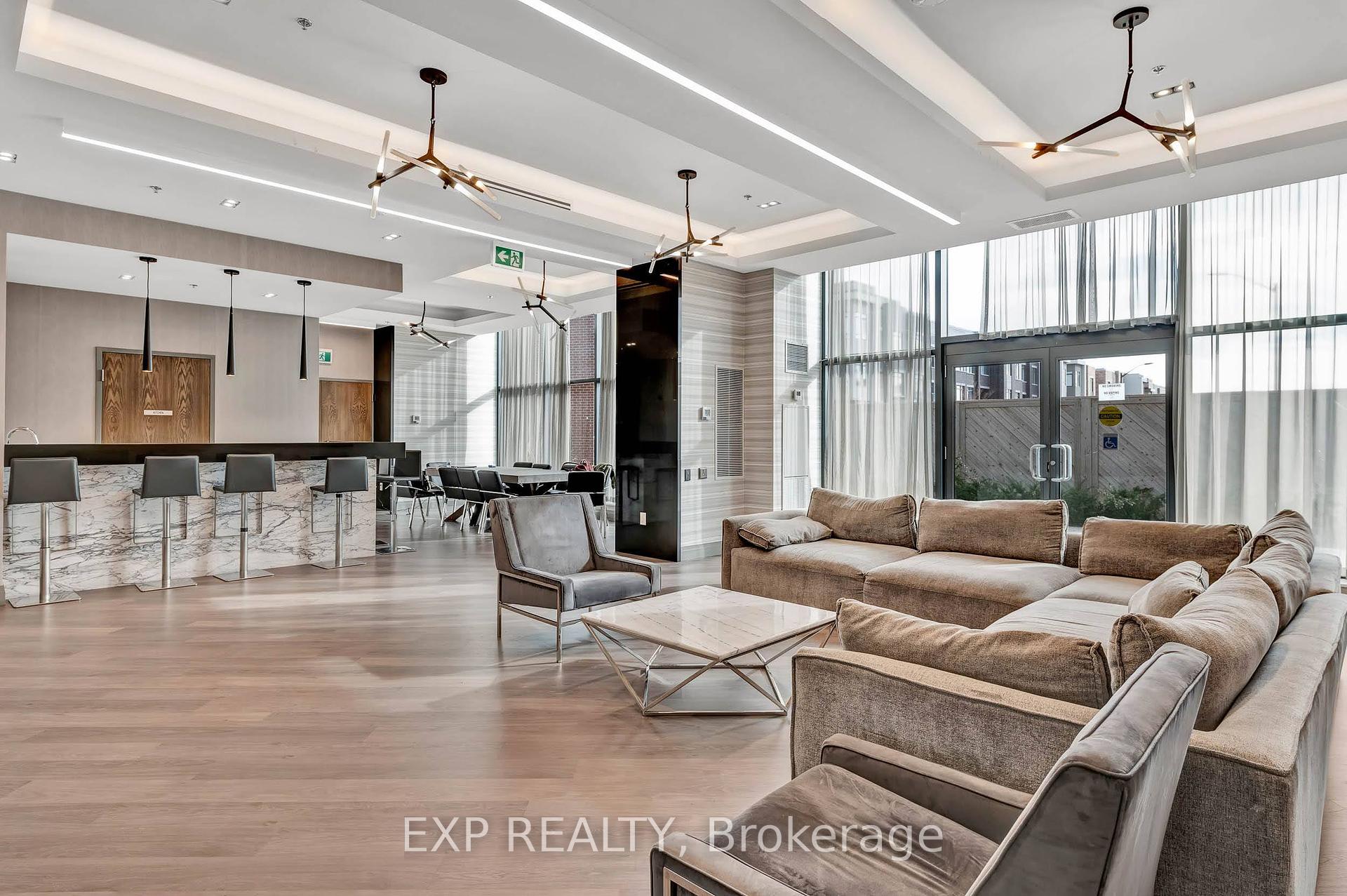 1 Bedroom Condo at 99 Eagle Rock, Vaughan For sale