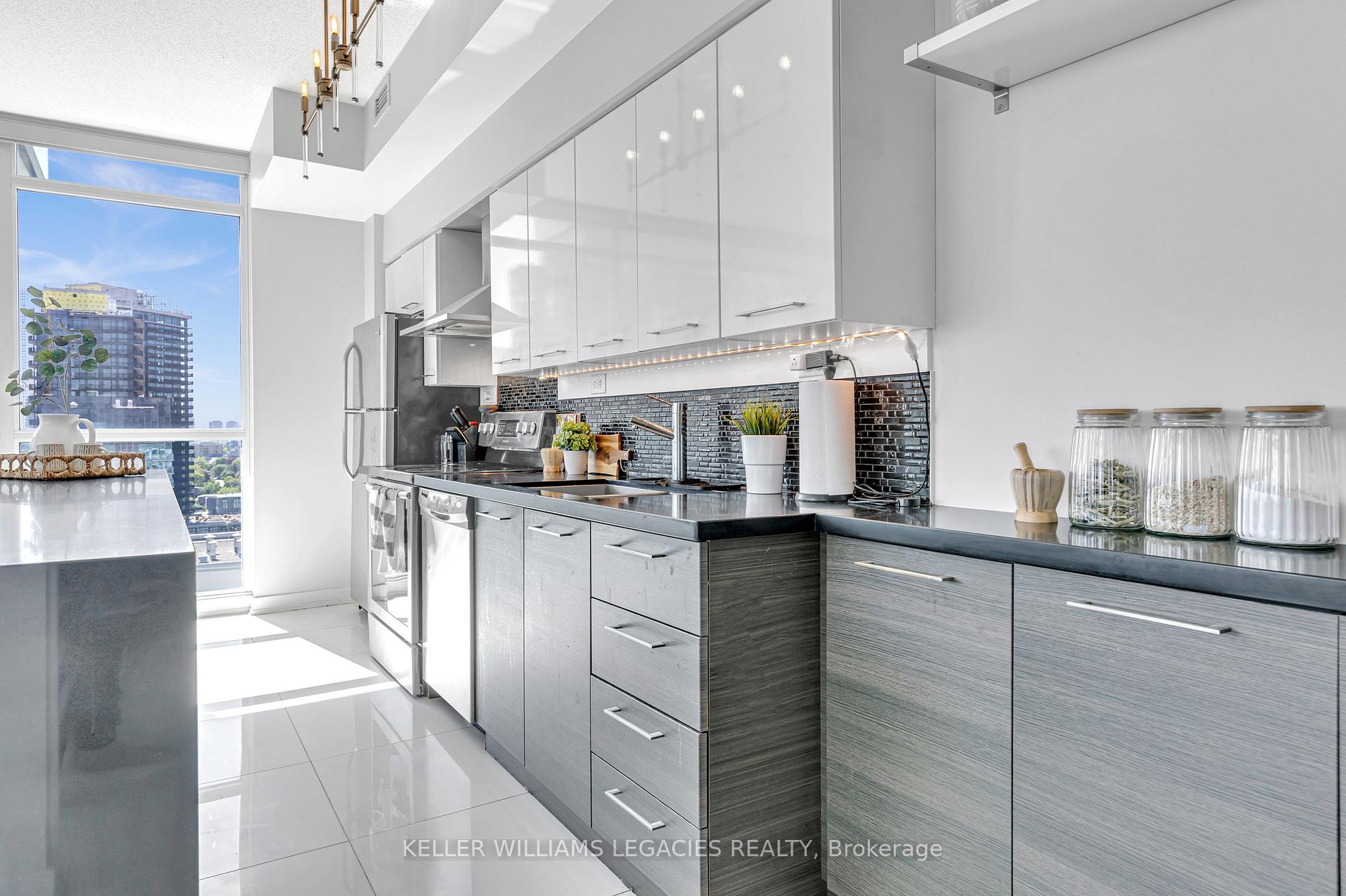 3 Bedrooms Condo at 29 Singer, Toronto For sale