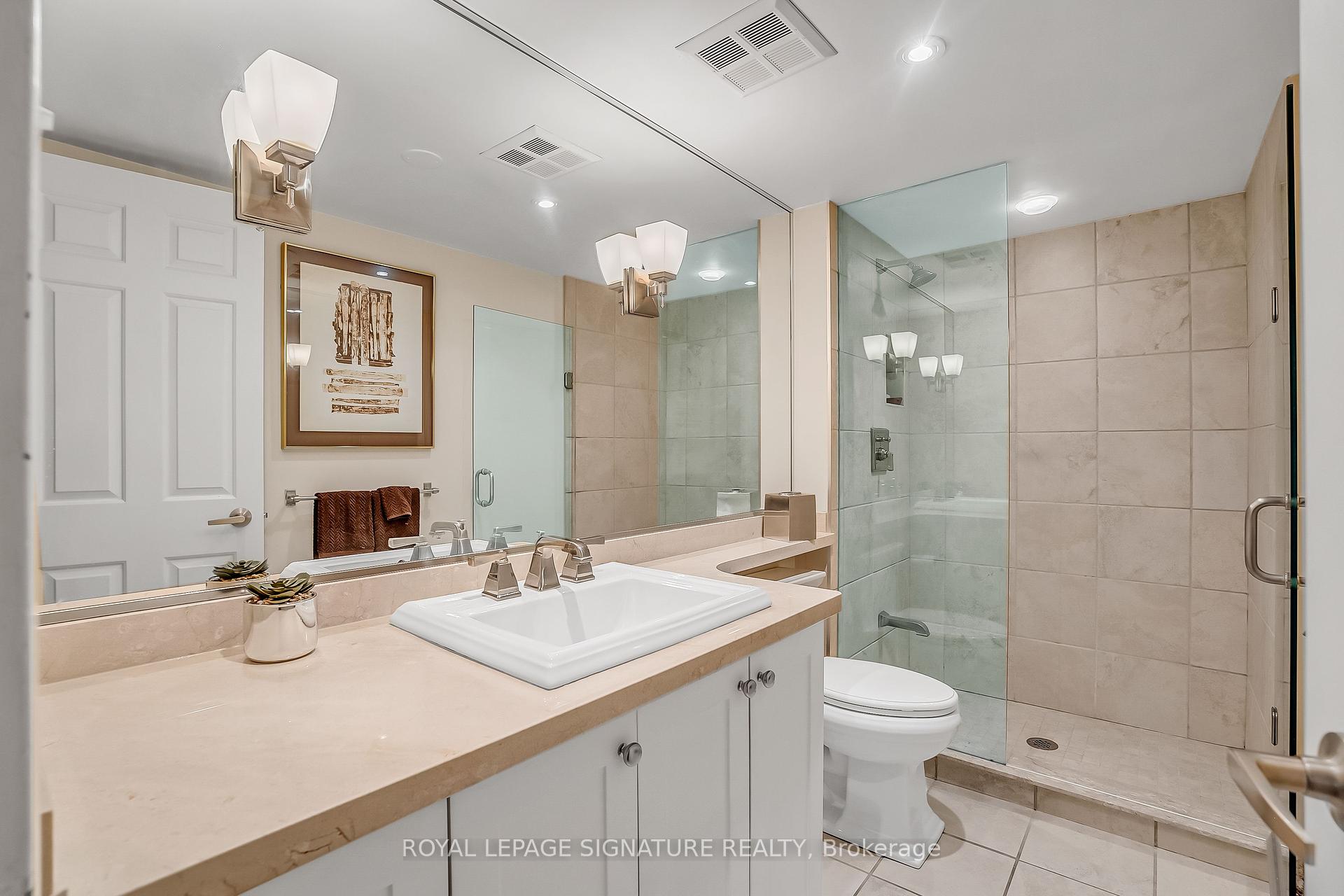2 Bedrooms Condo at 245 The Donway, Toronto For sale