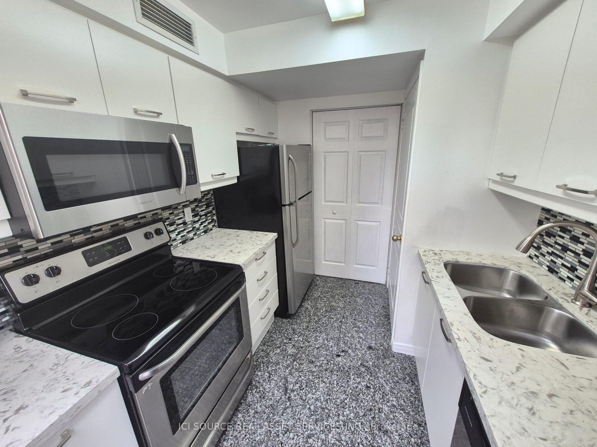 2 Bedrooms Condo at 51 Harrison Garden, Toronto For sale