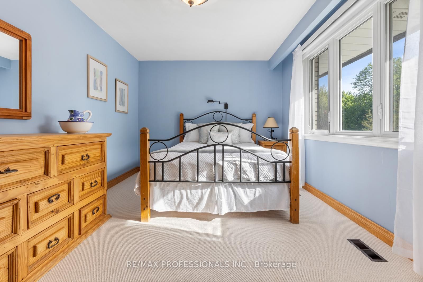 15 Warrender Avenue