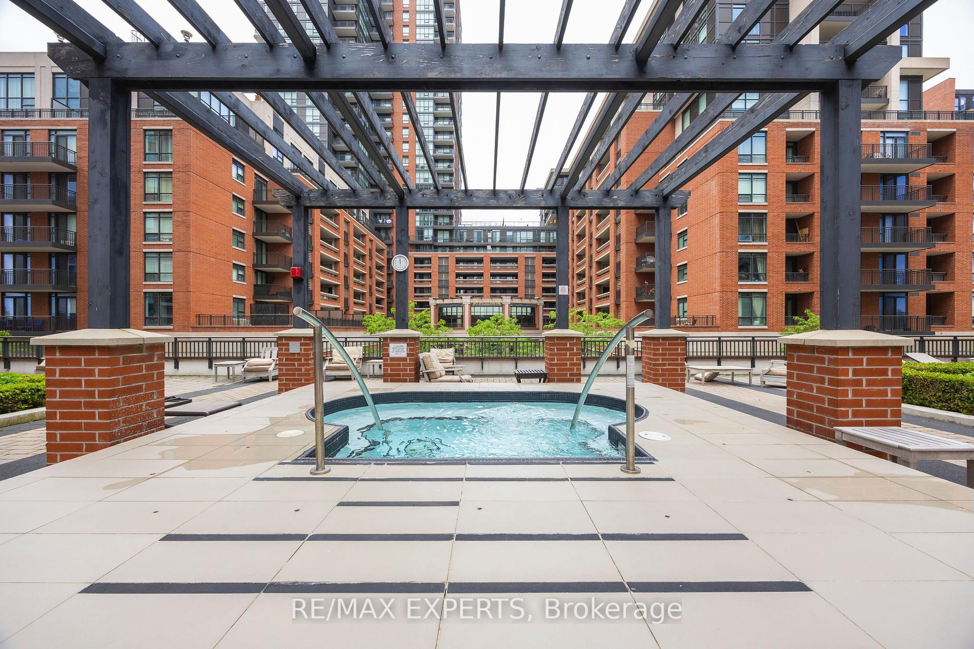 3 Bedrooms Condo at 36 Via Bagnato, Toronto For sale