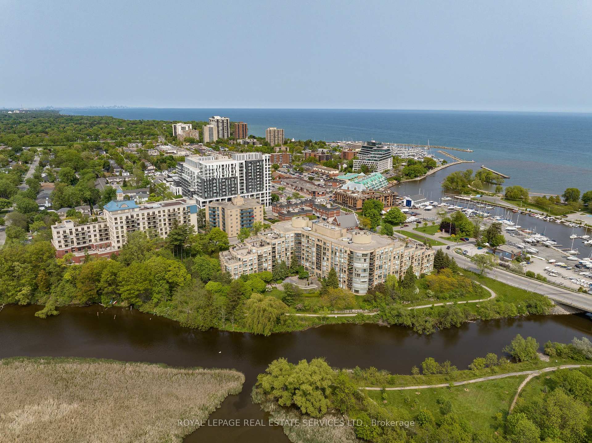 2 Bedrooms Condo at 2511 Lakeshore,  Oakville For sale