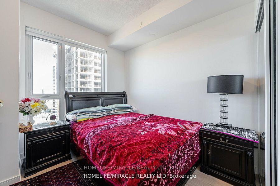 3 Bedrooms Condo at 8 Nahani, Mississauga For sale