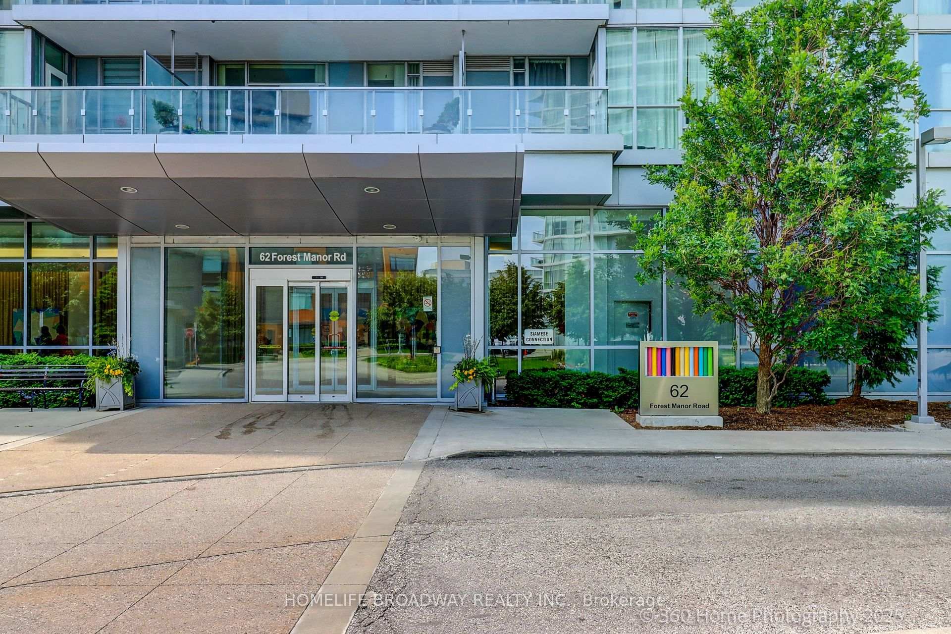 2 Bedrooms Condo at 62 Forest Manor, Toronto For sale