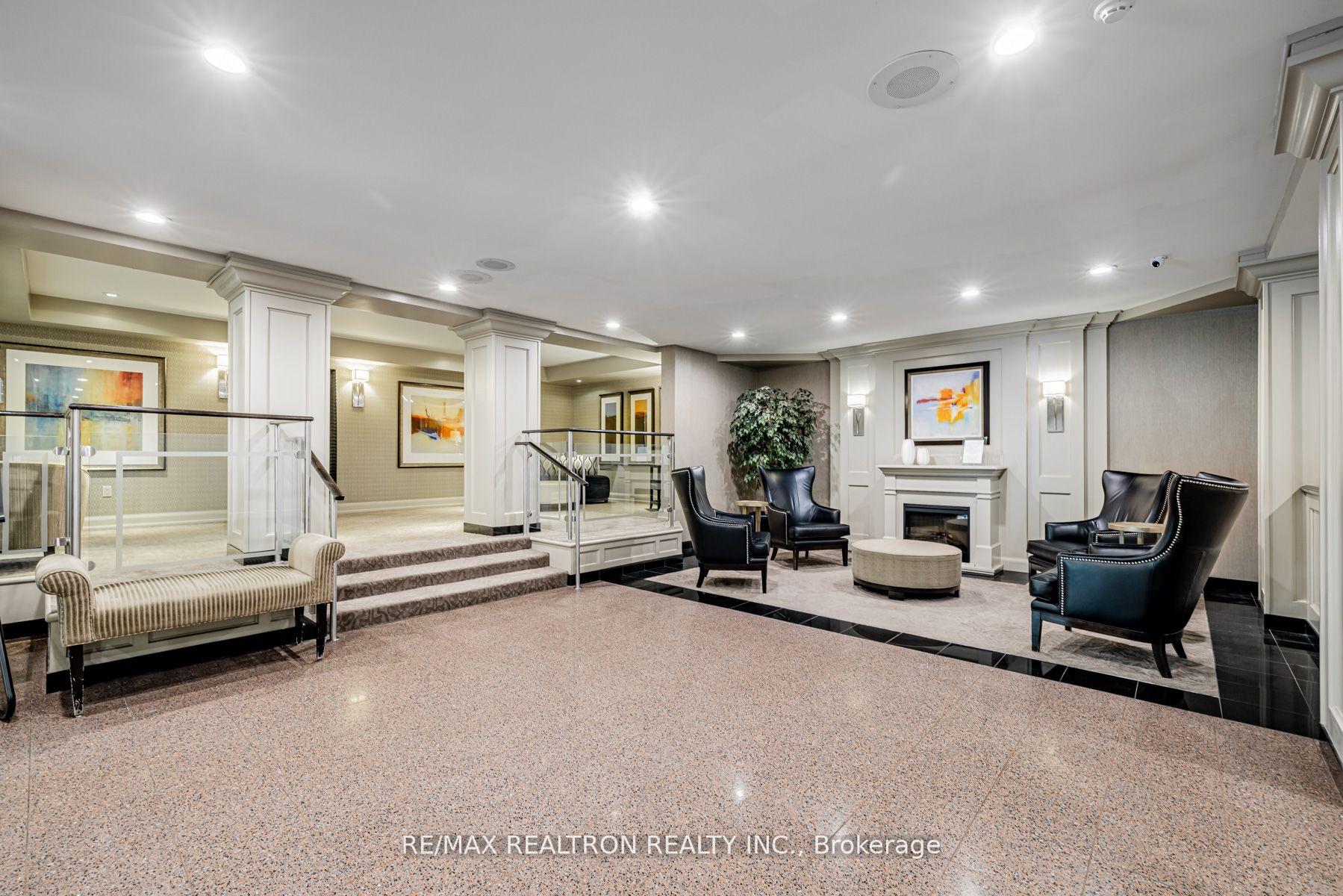2 Bedrooms Condo at 7440 Bathurst,  Vaughan For sale