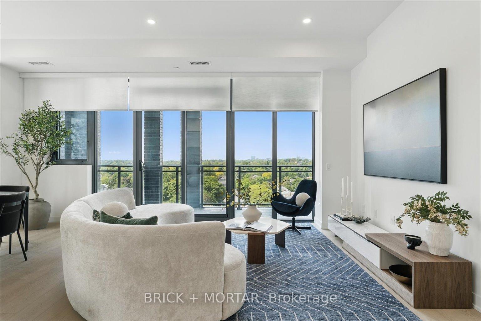 3 Bedrooms Condo at 1 Hillsdale, Toronto For sale