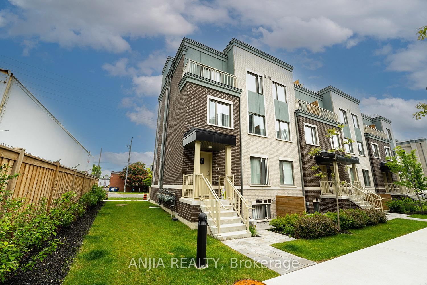 2 Bedrooms Condo at 235 Birmingham, Toronto For sale