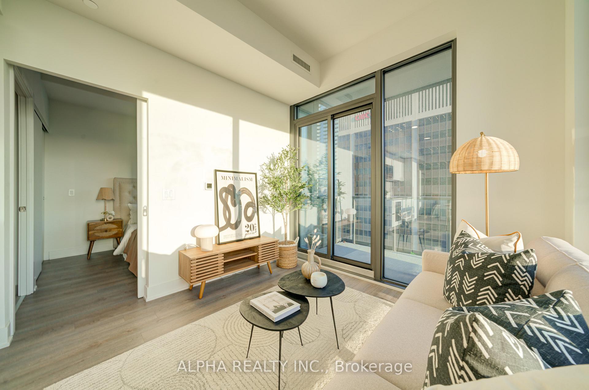 2 Bedrooms Condo at 8 Cumberland,  Toronto For sale
