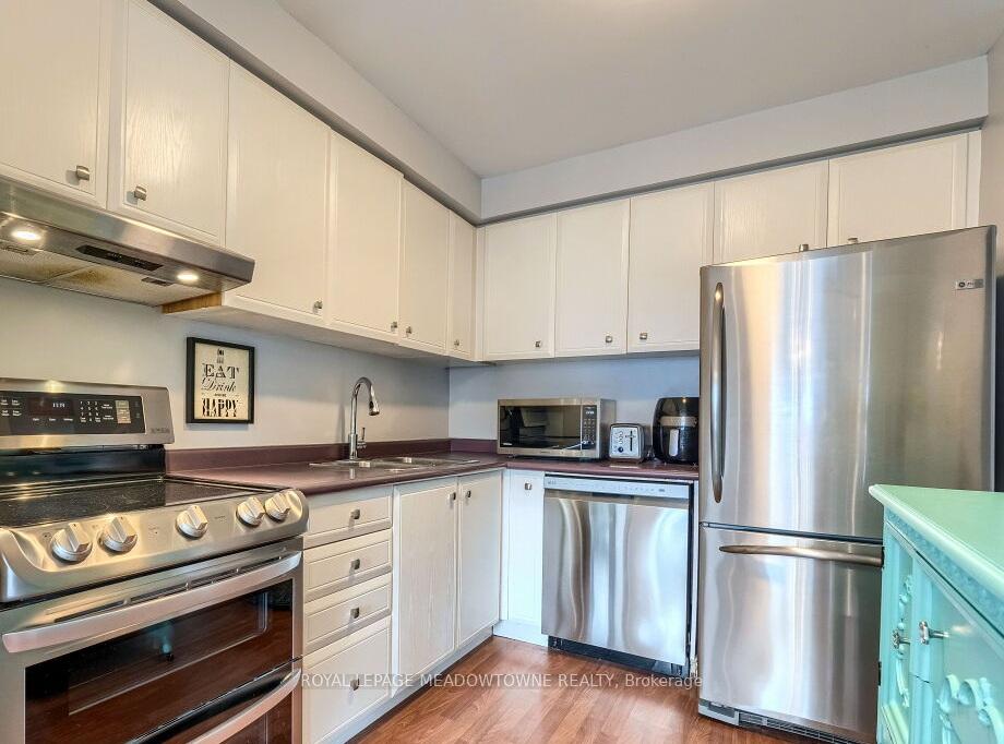 3 Bedrooms Condo at 860 Rymal, Hamilton For sale