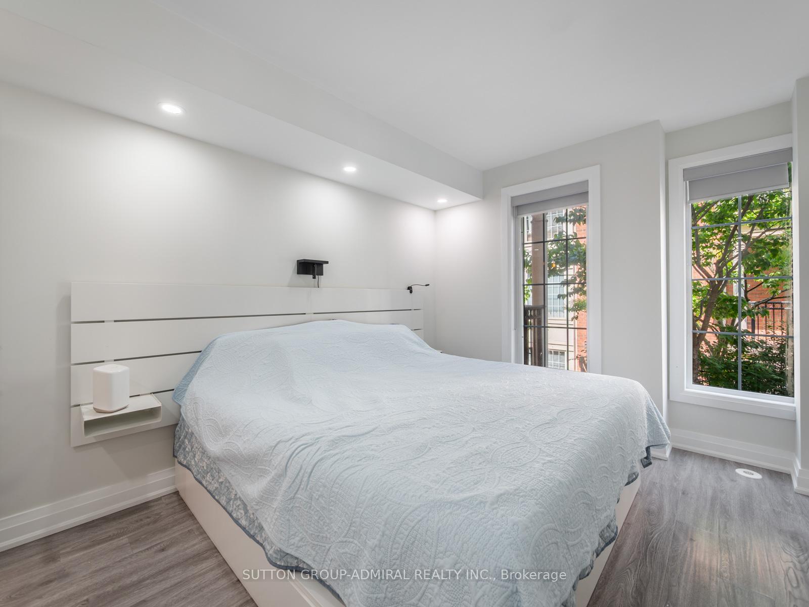 2 Bedrooms Condo at 5 Everson, Toronto For sale