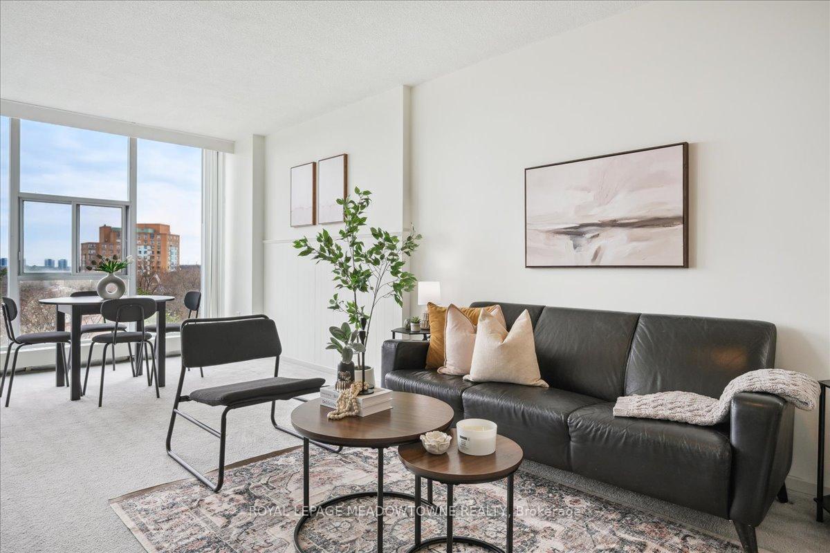 2 Bedrooms Condo at 2665 Windwood, Mississauga For sale