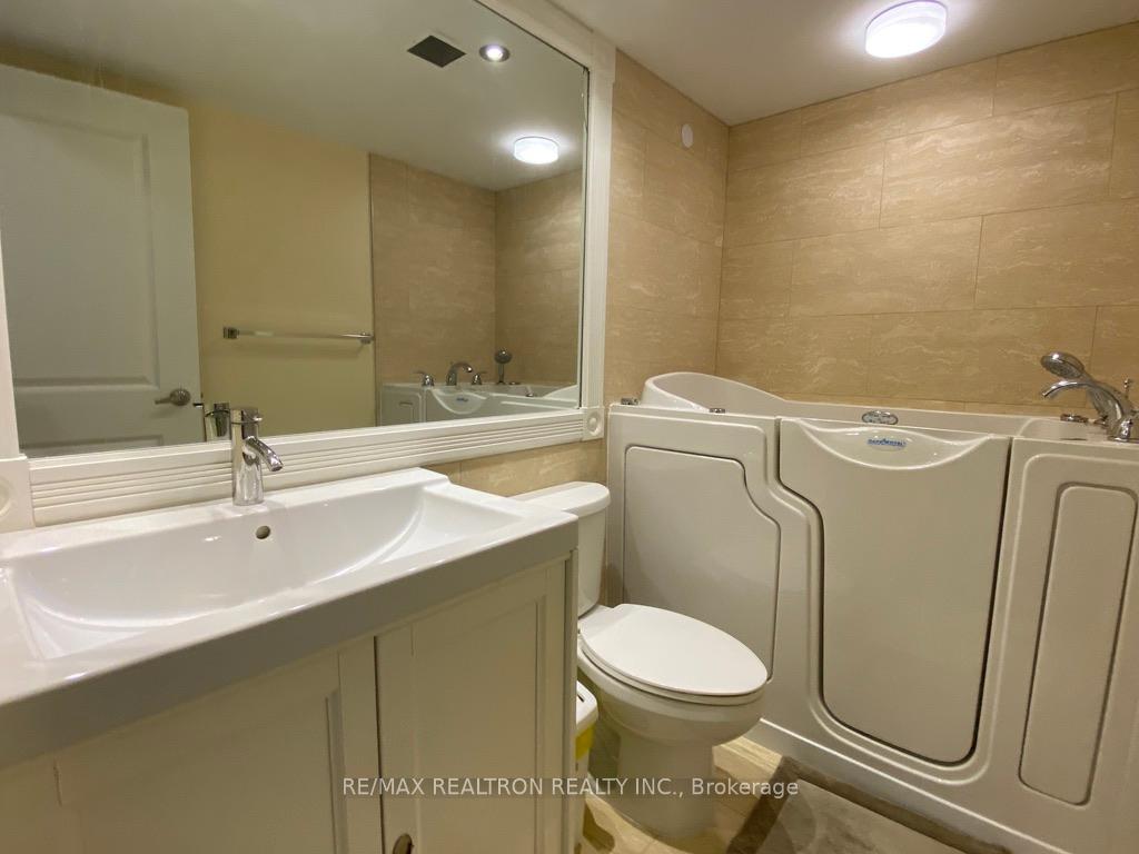 2 Bedrooms Condo at 1555 Finch,  Toronto For sale