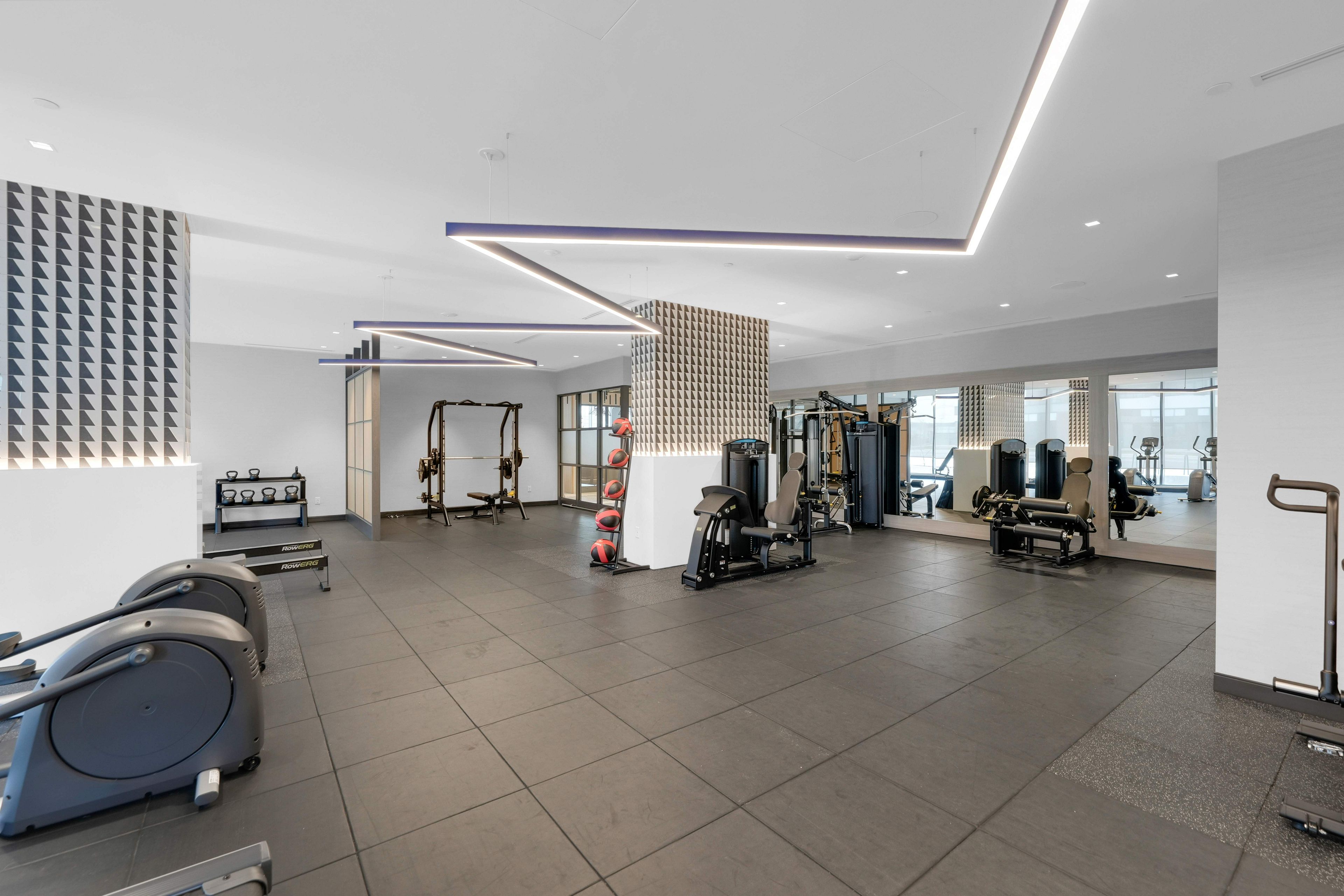 2545 Simcoe Street N 1511