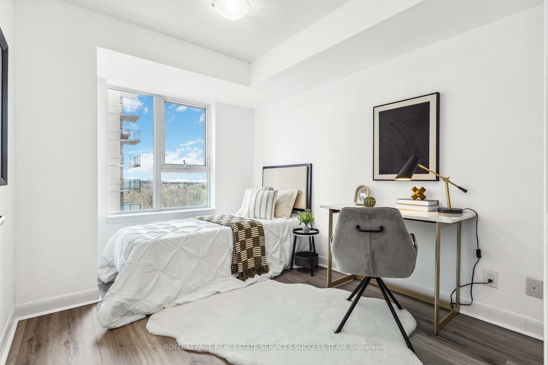 2 Bedrooms Condo at 25 Town Centre,  Toronto For sale