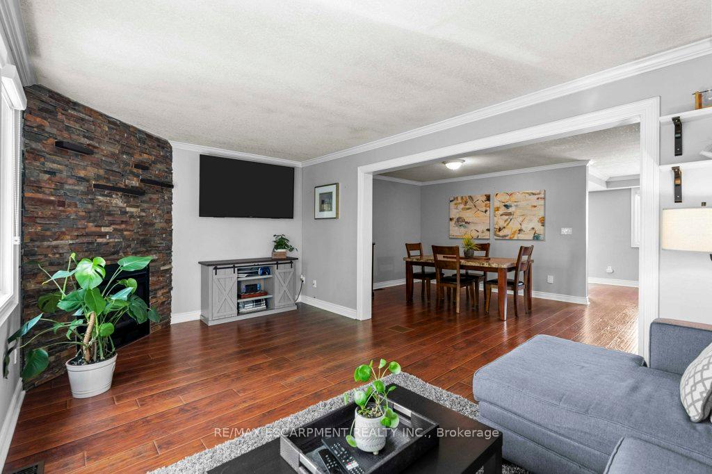 3 Bedrooms Condo at 29 HERITAGE, Hamilton For sale