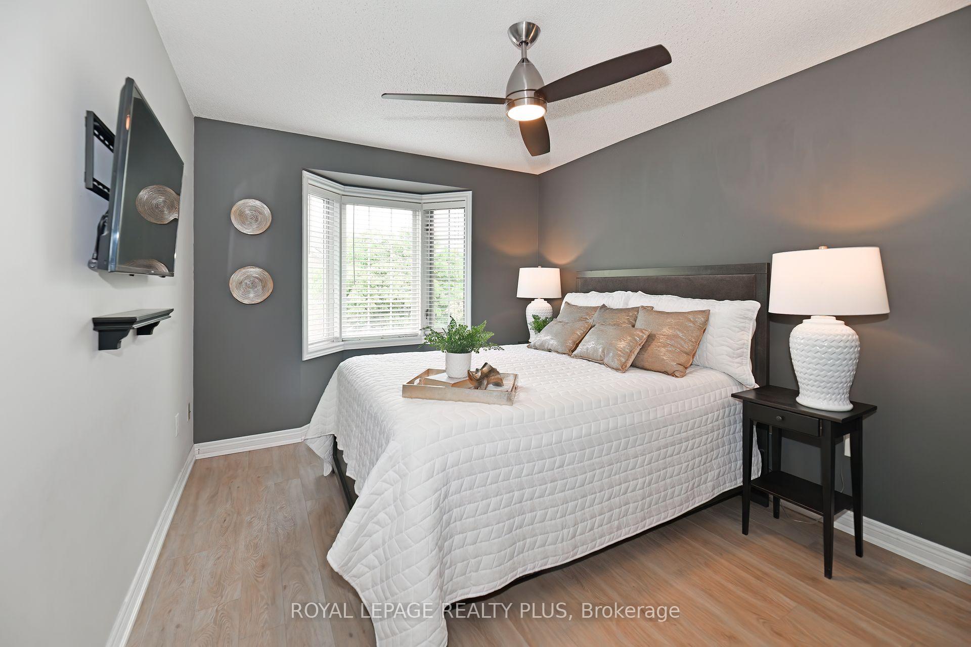 3 Bedrooms Condo at 4045 Upper Middle, Burlington For sale