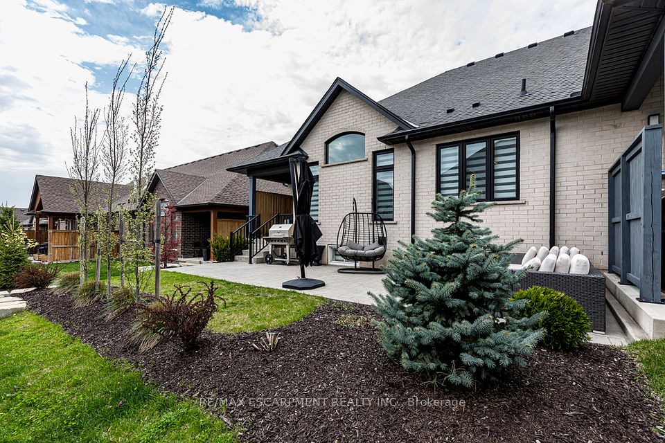 98 CARRICK Trail, Welland, ON L3B 0E8
