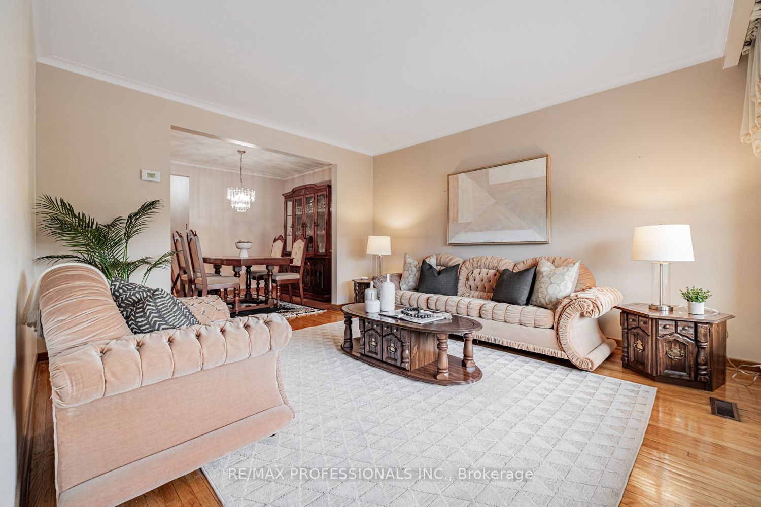 85 Blossom Crescent