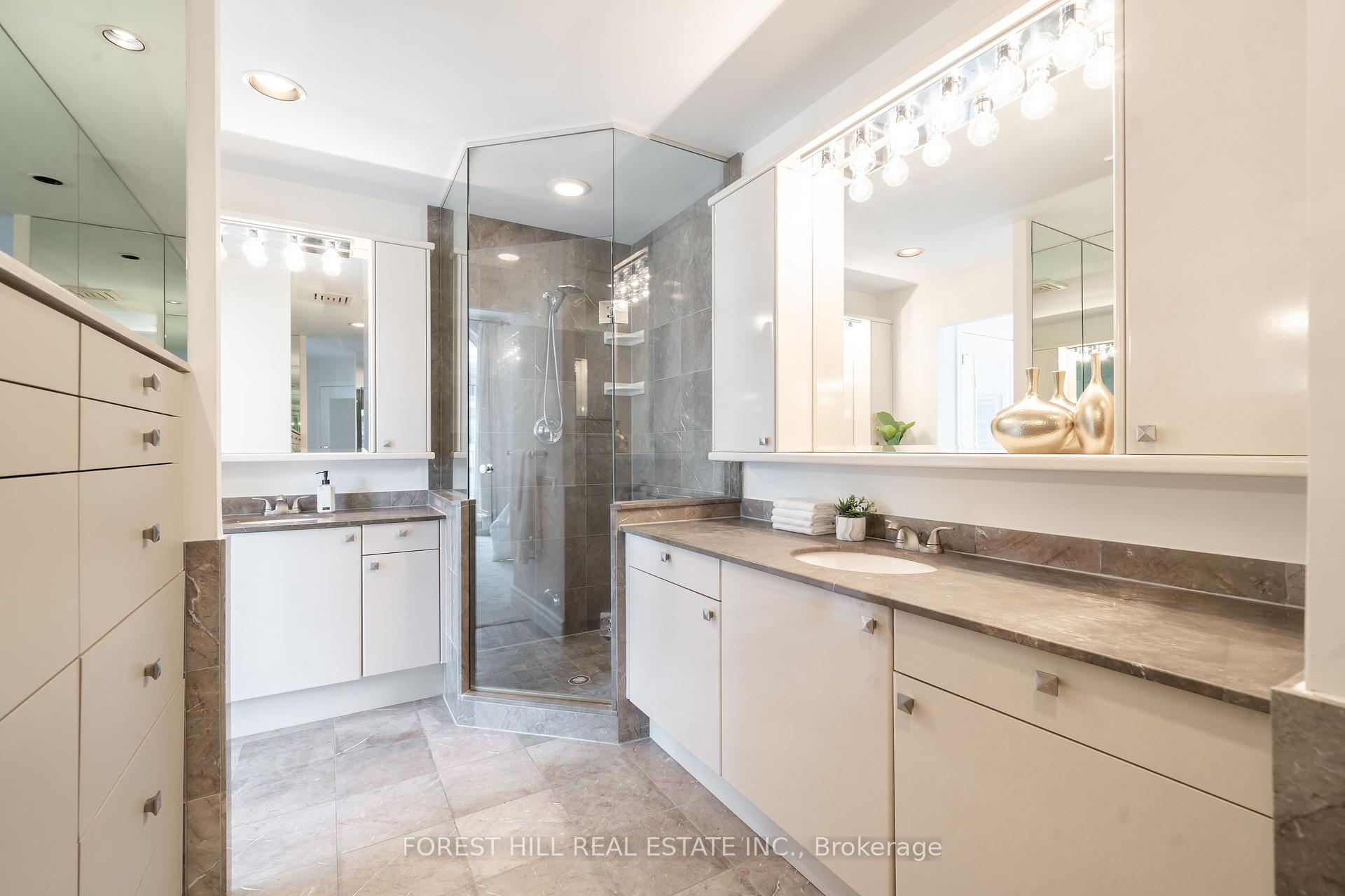 3 Bedrooms Condo at 1 Balmoral, Toronto For sale