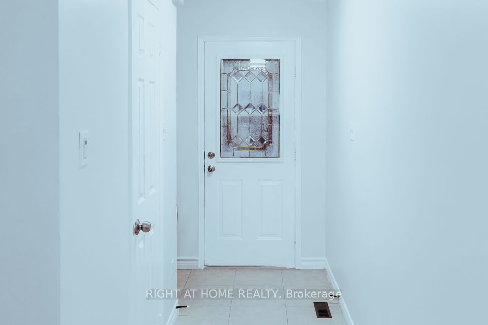 84 Laguna Crescent, Markham, ON L3S 3G7