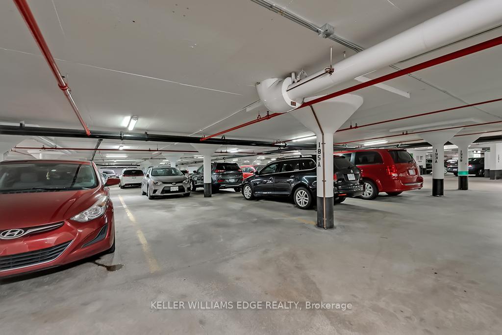 3 Bedrooms Condo at 475 The West Mall,  Toronto For sale
